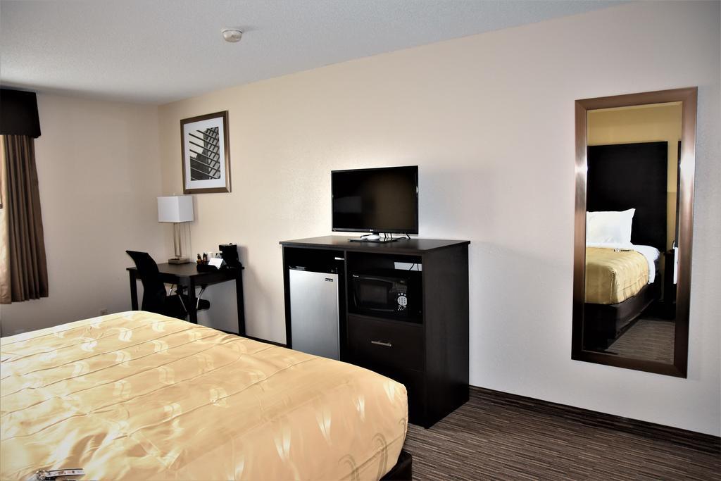Motel 6-Metropolis, Il Bagian luar foto