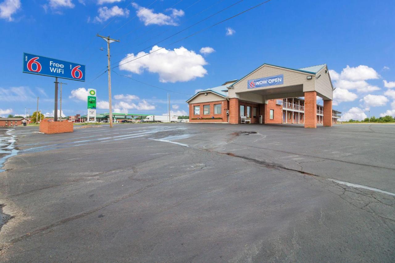 Motel 6-Metropolis, Il Bagian luar foto